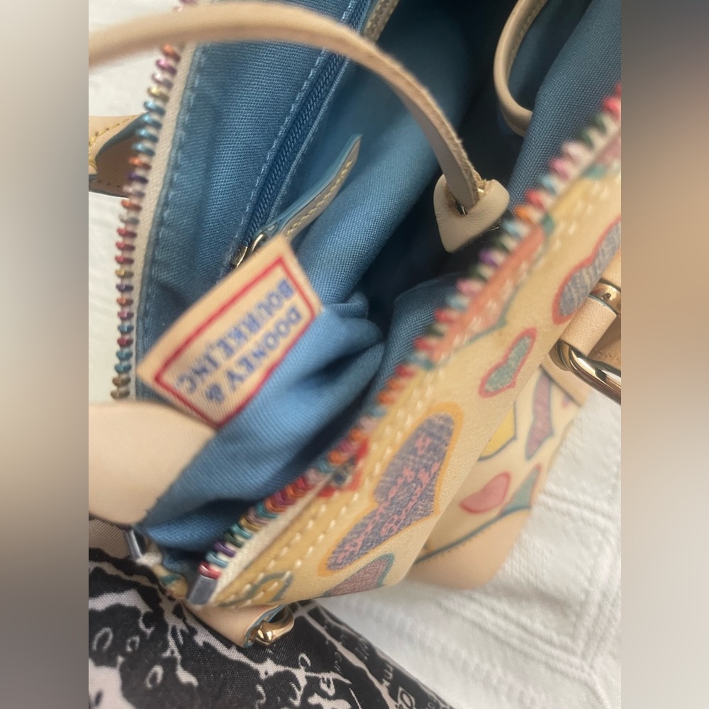 Vintage Dooney & Bourke RAINBOW ZIPPER heart shoulder bag - Picture 15 of 15